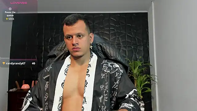 Snapshot of Alex_towerss chatting on 03/22/26, 03:37 Alex towerss online show from 03/22/26, 03:37