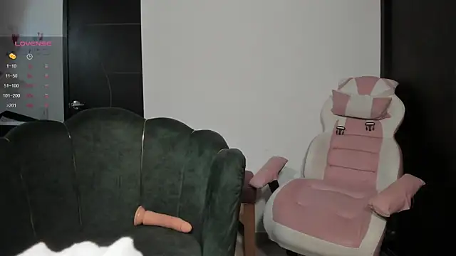 Snapshot of Sweetcamy chatting on 02/24/26, 02:59 Sweetcamy online show from 02/24/26, 02:59