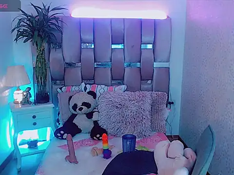 Snapshot of hot_luckyangel01 chatting on 05/15/26, 05:25 hot luckyangel01 online show from 05/15/26, 05:25
