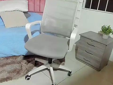 Snapshot of Maverick_angel chatting on 04/15/26, 05:09 Maverick angel online show from 04/15/26, 05:09