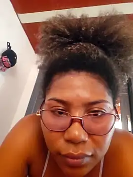 Snapshot of MarySweetieHot chatting on 03/03/26, 05:41 MarySweetieHot online show from 03/03/26, 05:41