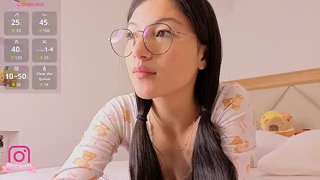 Snapshot of eva_depp_ chatting on 03/12/26, 10:21 eva depp online show from 03/12/26, 10:21