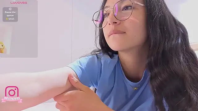 Snapshot of eva_depp_ chatting on 03/13/26, 10:11 eva depp online show from 03/13/26, 10:11