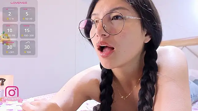 Snapshot of eva_depp_ chatting on 03/14/26, 10:32 eva depp online show from 03/14/26, 10:32