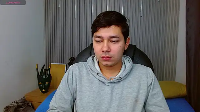 Snapshot of Julian_Smith21 chatting on 04/19/26, 04:12 Julian Smith21 online show from 04/19/26, 04:12
