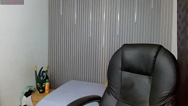 Snapshot of Julian_Smith21 chatting on 04/20/26, 03:31 Julian Smith21 online show from 04/20/26, 03:31