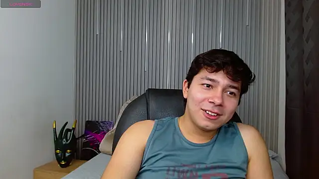 Snapshot of Julian_Smith21 chatting on 05/06/26, 01:36 Julian Smith21 online show from 05/06/26, 01:36