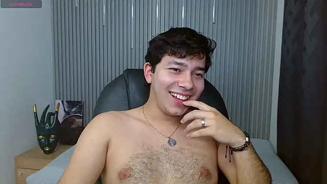 Snapshot of Julian_Smith21 chatting on 05/08/26, 04:51 Julian Smith21 online show from 05/08/26, 04:51