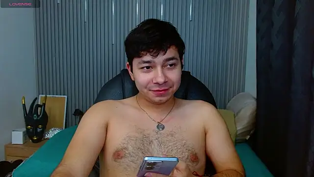 Snapshot of Julian_Smith21 chatting on 05/09/26, 04:39 Julian Smith21 online show from 05/09/26, 04:39