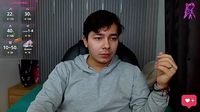 Snapshot of Julian_Smith21 chatting on 05/10/26, 05:23 Julian Smith21 online show from 05/10/26, 05:23