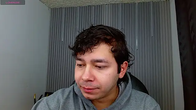 Snapshot of Julian_Smith21 chatting on 05/14/26, 03:35 Julian Smith21 online show from 05/14/26, 03:35