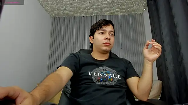Snapshot of Julian_Smith21 chatting on 05/30/26, 12:19 Julian Smith21 online show from 05/30/26, 12:19