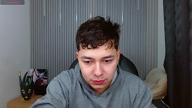 Snapshot of Julian_Smith21 chatting on 06/21/26, 03:53 Julian Smith21 online show from 06/21/26, 03:53