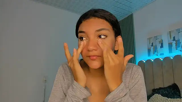 Natashax  online show from 04/16/26, 10:34