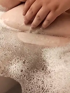 Snapshot of TwilledOverbite chatting on 04/10/26, 06:23 TwilledOverbite online show from 04/10/26, 06:23