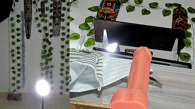 Snapshot of bella__funny chatting on 05/29/26, 06:39 bella funny online show from 05/29/26, 06:39