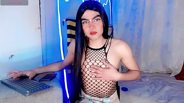 xyaraluv  online show from 04/05/26, 09:12