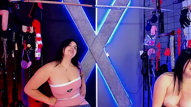 Snapshot of Sheila_BDSM_ chatting on 04/03/26, 03:32 Sheila BDSM online show from 04/03/26, 03:32