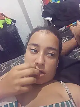 Snapshot of Ellem_05 chatting on 04/02/26, 01:14 Ellem 05 online show from 04/02/26, 01:14