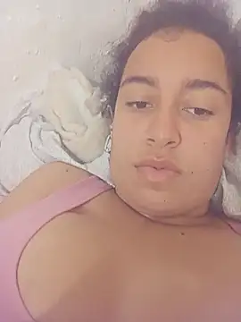 Snapshot of Ellem_05 chatting on 04/13/26, 12:10 Ellem 05 online show from 04/13/26, 12:10