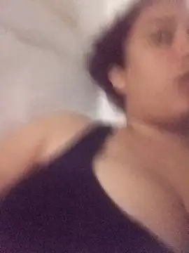 Snapshot of Ellem_05 chatting on 04/25/26, 12:02 Ellem 05 online show from 04/25/26, 12:02