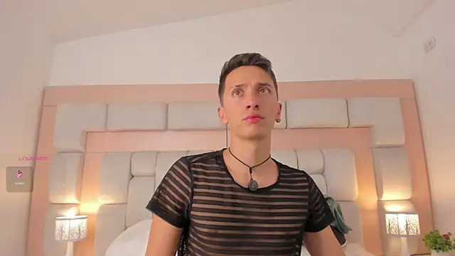 Thiago Jones1 online show from 03/17/26, 07:50