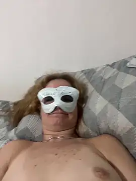 Cristal2342 online show from 02/27/26, 01:38