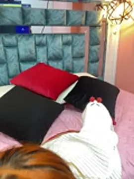 Snapshot of Elaaa_pink21 chatting on 02/24/26, 02:42 Elaaa pink21 online show from 02/24/26, 02:42