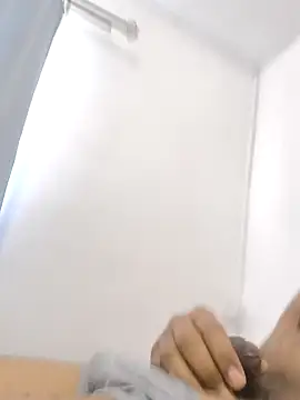 Snapshot of emperator13 chatting on 04/10/26, 09:03 emperator13 online show from 04/10/26, 09:03