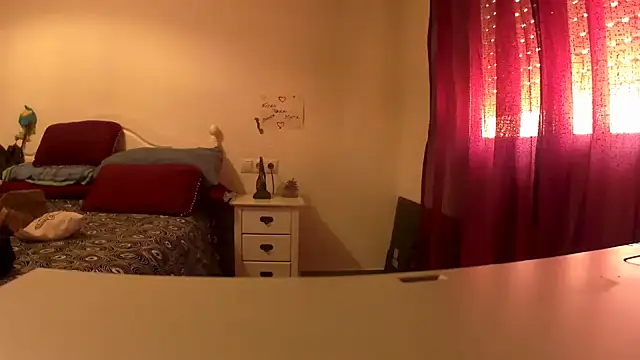 Snapshot of Gatitamiau40 chatting on 04/20/26, 10:07 Gatitamiau40 online show from 04/20/26, 10:07