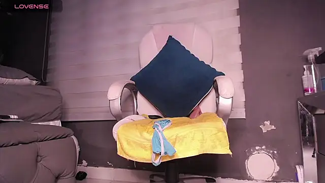 dirty 27cms online show from 10/12/25, 12:53