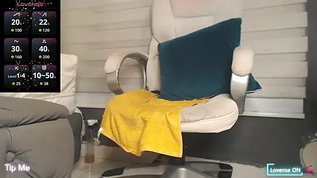 Snapshot of dirty_27cms chatting on 11/13/25, 03:38 dirty 27cms online show from 11/13/25, 03:38