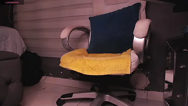 dirty 27cms online show from 12/19/25, 11:45