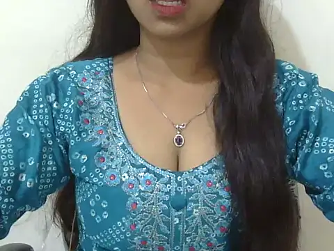 Snapshot of cute_momo_love chatting on 06/24/26, 06:01 cute momo love online show from 06/24/26, 06:01