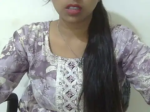 Snapshot of cute_momo_love chatting on 06/29/26, 06:19 cute momo love online show from 06/29/26, 06:19