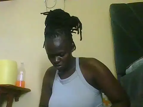 Snapshot of Lynne10 chatting on 06/27/26, 06:57 Lynne10 online show from 06/27/26, 06:57
