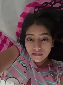 Snapshot of Sexy_mia_outdoors chatting on 04/19/26, 08:33 Sexy mia outdoors online show from 04/19/26, 08:33