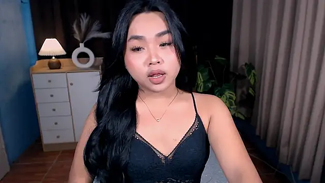 hoellygia online show from 03/10/26, 02:44