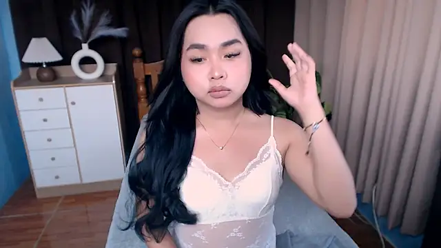 hoellygia online show from 03/11/26, 07:47