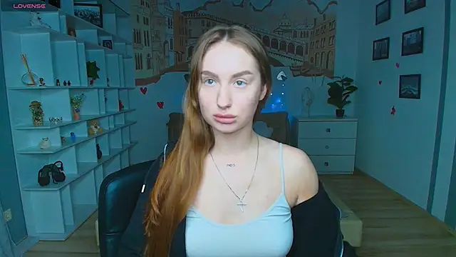 Snapshot of AlicaFoxis chatting on 04/20/26, 05:59 AlicaFoxis online show from 04/20/26, 05:59