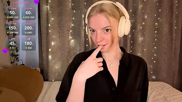 Snapshot of Marry_Sornatiko chatting on 06/12/26, 03:11 Marry Sornatiko online show from 06/12/26, 03:11