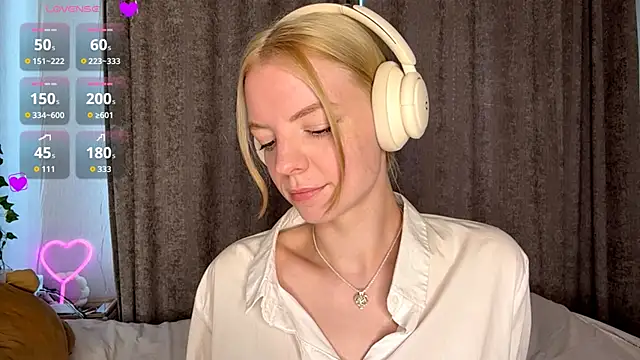 Snapshot of Marry_Sornatiko chatting on 06/18/26, 03:49 Marry Sornatiko online show from 06/18/26, 03:49
