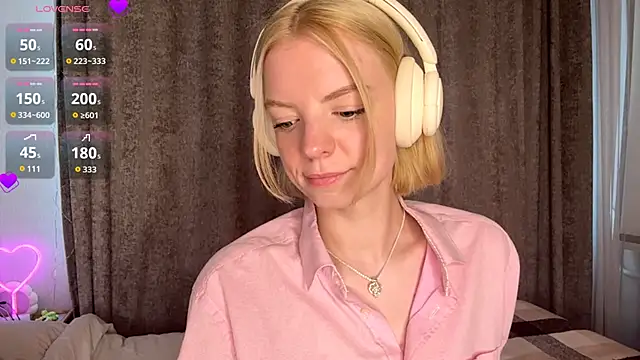 Snapshot of Marry_Sornatiko chatting on 06/20/26, 03:48 Marry Sornatiko online show from 06/20/26, 03:48