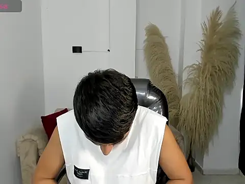 Snapshot of oliver_kooper21 chatting on 02/27/26, 12:27 oliver kooper21 online show from 02/27/26, 12:27