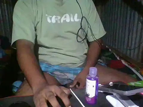 Snapshot of BestDick2910 chatting on 04/29/26, 04:44 BestDick2910 online show from 04/29/26, 04:44