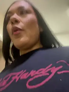 Tiffanyy Lam online show from 02/25/26, 09:35