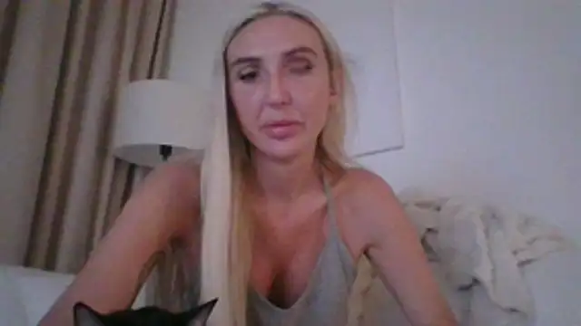 Snapshot of kinkykara25 chatting on 03/07/26, 04:59 kinkykara25 online show from 03/07/26, 04:59