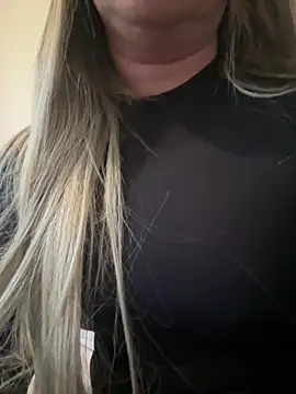 Nanda loiragostosa online show from 06/07/26, 03:49