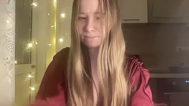 Snapshot of cutefoxieee chatting on 04/14/26, 09:32 cutefoxieee online show from 04/14/26, 09:32