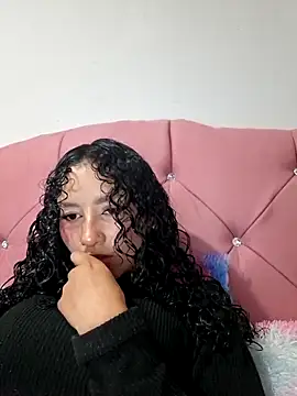 Snapshot of keylatiff chatting on 02/23/26, 10:18 keylatiff online show from 02/23/26, 10:18